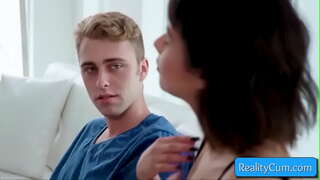 دیدن این عیار نوجوان, سبزه, مکیدن دیک بزرگ و گرفتن سیاه عمیق