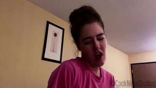 Üvey Kız Kardeşi Üvey Kardeşini Onun İçin Mastürbasyon Yapıyor