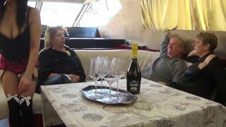 Servistino Fari Ĉion....