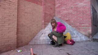 ���ຜິ້ໄດ້ຮັບບານຮ້ອນທີ່ມີໂທລະສັບຂອງນາງ bustings!